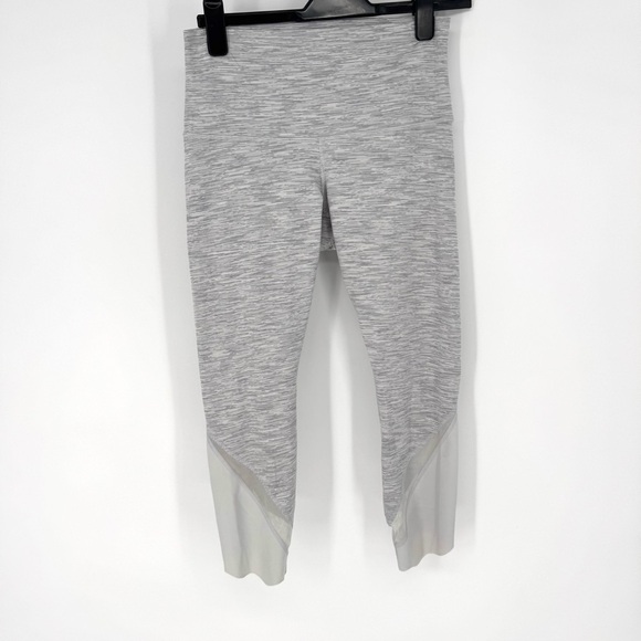 lululemon athletica wunder under heather Gray scalloped hem 23 cropped Leggings - Picture 2 of 10